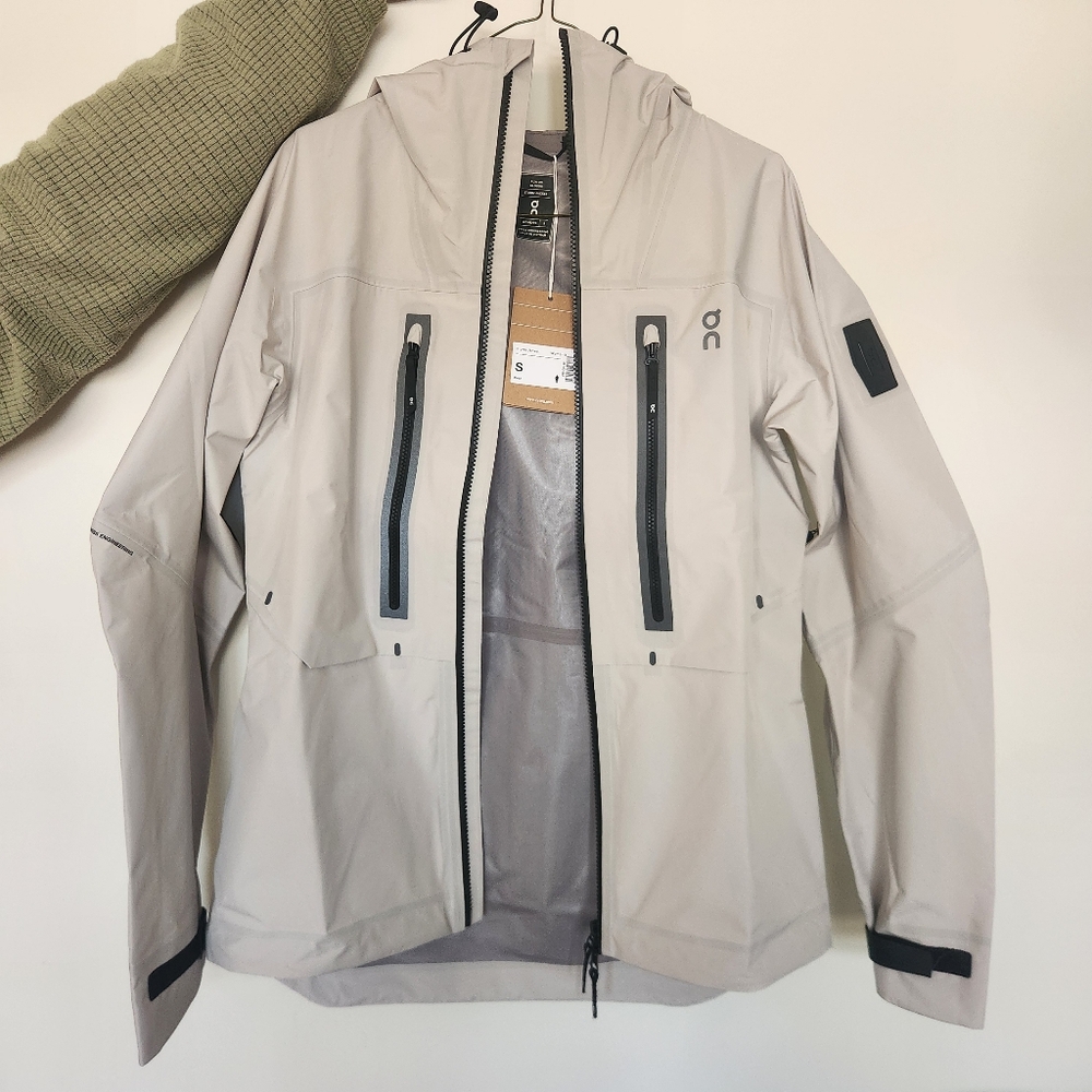 Womens On Cloud Running Storm Jacket Size Small